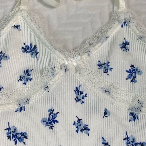 H&M Ribbed Bodycon Dress White with small Blue flowers - Picture 4 of 7